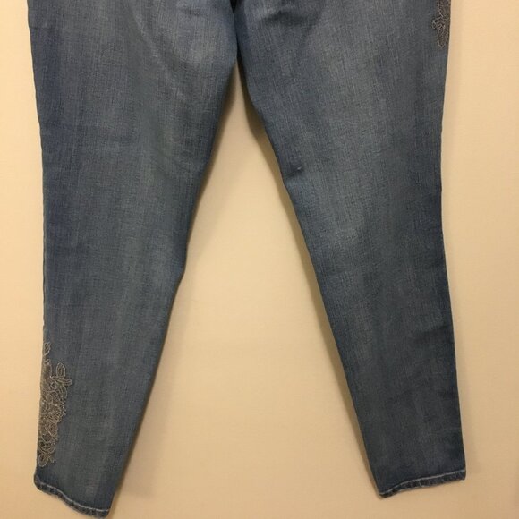 Vintage America Missy Regular Fit Emroidered Denim Blue Jeans - Picture 5 of 15